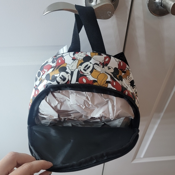 Mickey Mouse - Picture 4 of 6